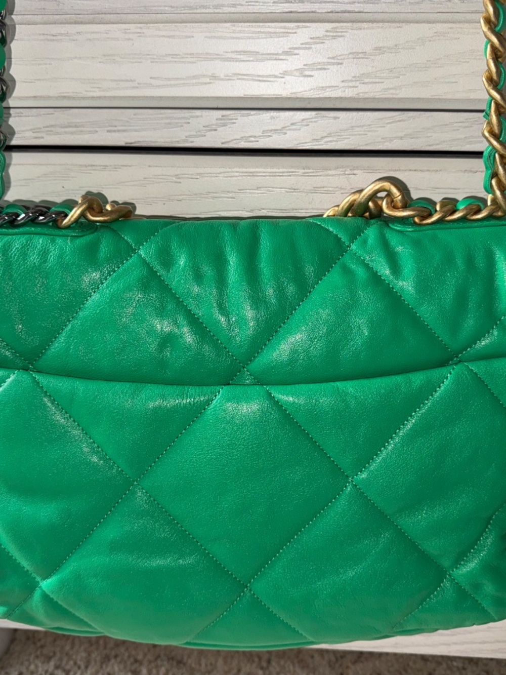 Chanel 19 Green Handbag size Large - Picture 2 of 13